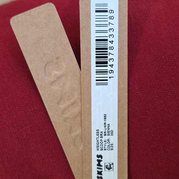 SKIMS Weightless Scoop Bra 38D - Picture 5 of 5